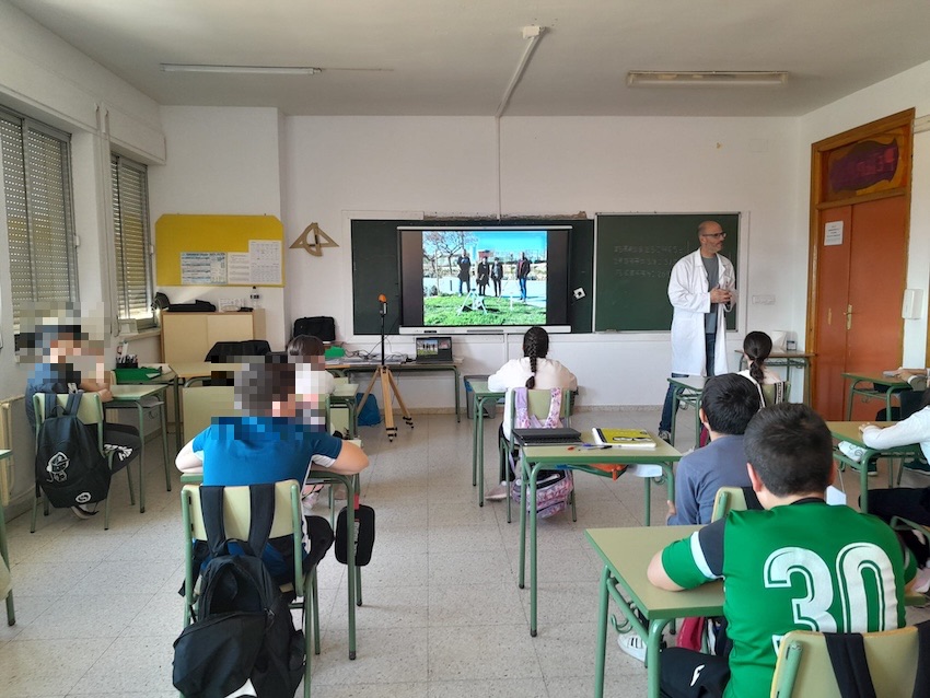 El CCARS se acerca a Piedrabuena para tranquilizar y educar sobre la seguridad de las antenas