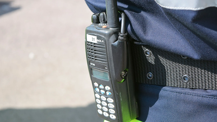 Usar ‘walkie-talkies’ durante años no aumenta el riesgo de cáncer